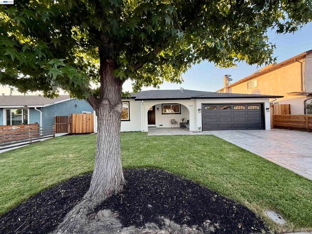 1323 Canton Dr, Milpitas, CA 95035
