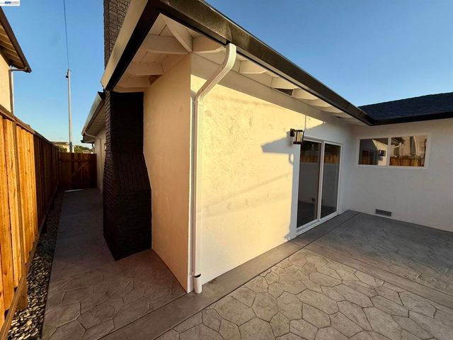 1323 Canton Dr, Milpitas, CA 95035