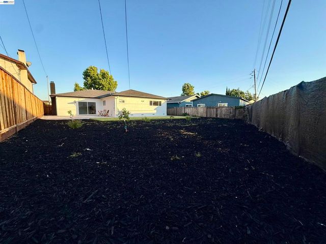 1323 Canton Dr, Milpitas, CA 95035