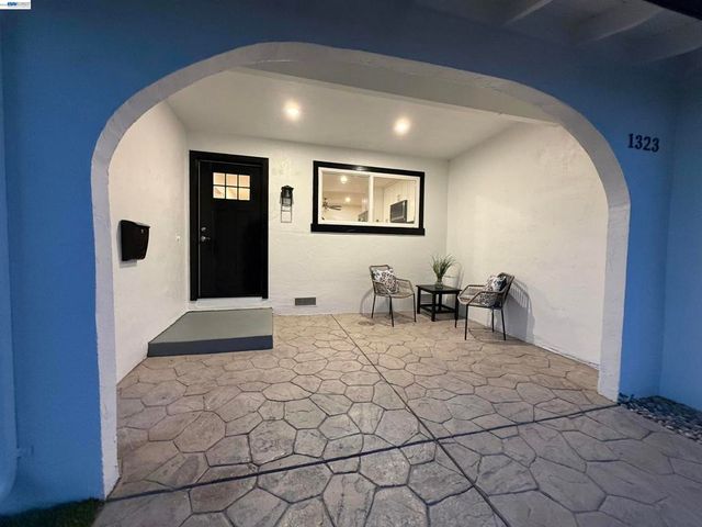 1323 Canton Dr, Milpitas, CA 95035