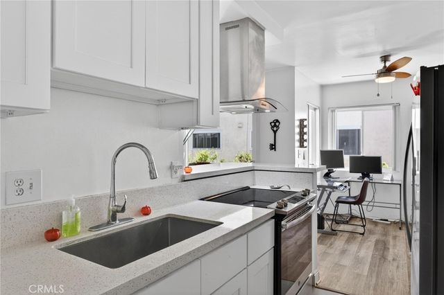 8710 Delgany Avenue 8, Playa Del Rey, CA 90293