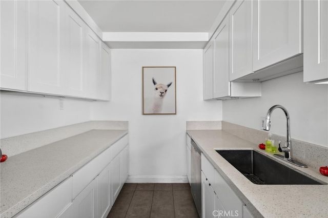 8710 Delgany Avenue 8, Playa Del Rey, CA 90293