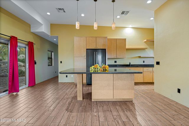 475 N Timberline Road, Oracle, AZ 85623