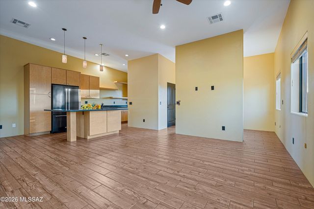 475 N Timberline Road, Oracle, AZ 85623