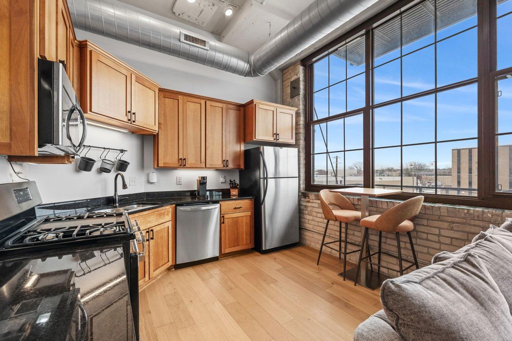 1901 E Hennepin Avenue 306, Minneapolis, MN 55413 — exterior