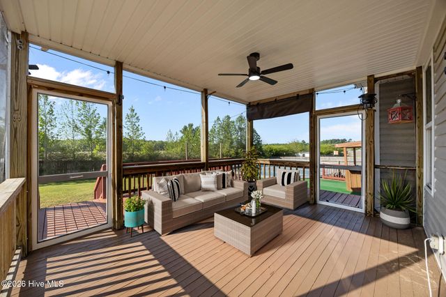 118 Farmington Drive, Richlands, NC 28574