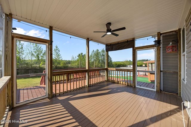 118 Farmington Drive, Richlands, NC 28574