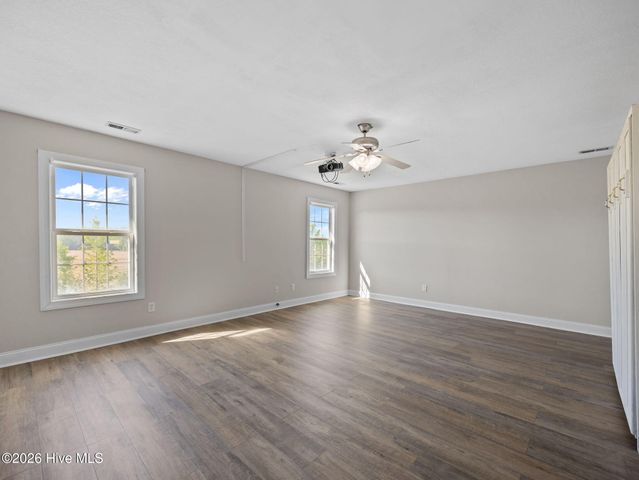 118 Farmington Drive, Richlands, NC 28574