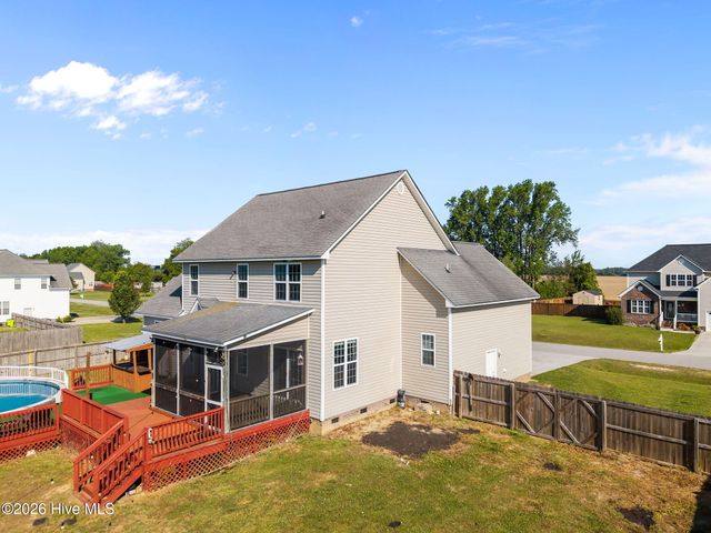 118 Farmington Drive, Richlands, NC 28574