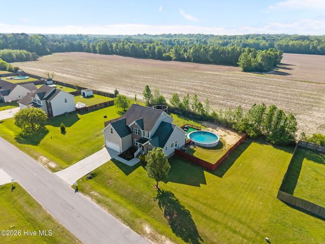 118 Farmington Drive, Richlands, NC 28574