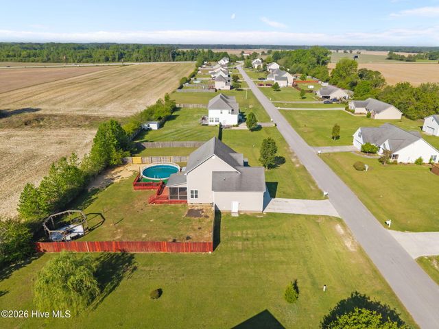 118 Farmington Drive, Richlands, NC 28574