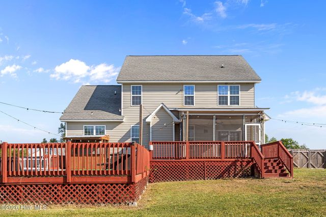 118 Farmington Drive, Richlands, NC 28574