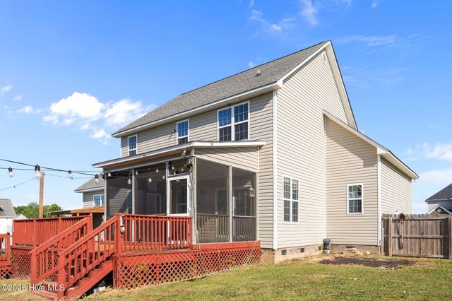 118 Farmington Drive, Richlands, NC 28574