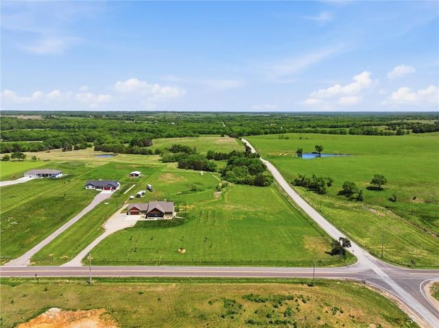 7630 SE Berryton Road, Berryton, KS 66409