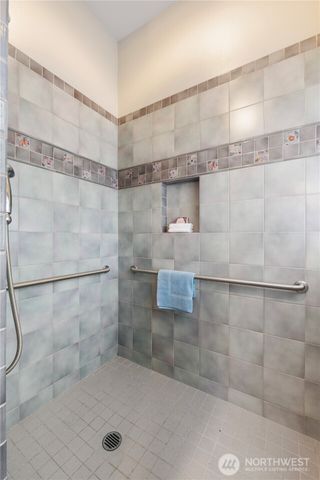 8204 East Side Drive NE, Tacoma, WA 98422