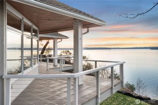 8204 East Side Drive NE, Tacoma, WA 98422