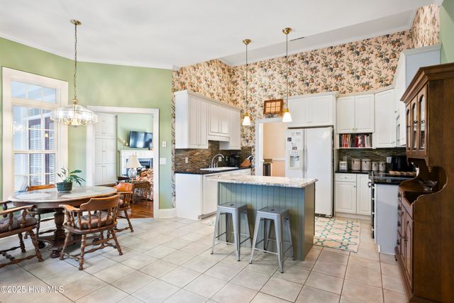 286 Gooseneck Road W, Rocky Point, NC 28457