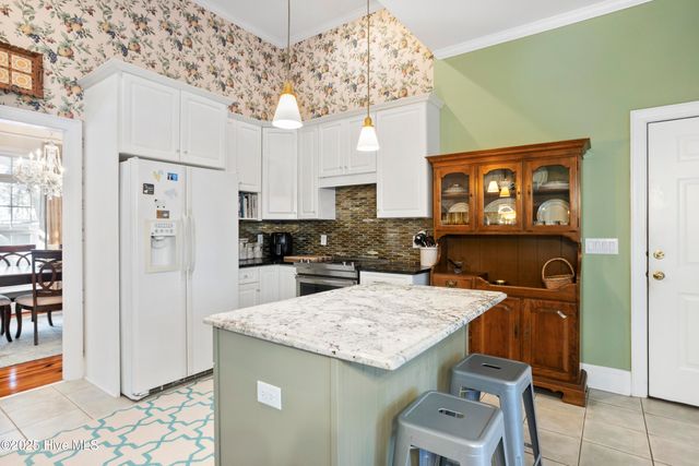 286 Gooseneck Road W, Rocky Point, NC 28457