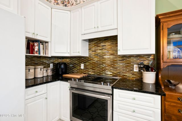 286 Gooseneck Road W, Rocky Point, NC 28457