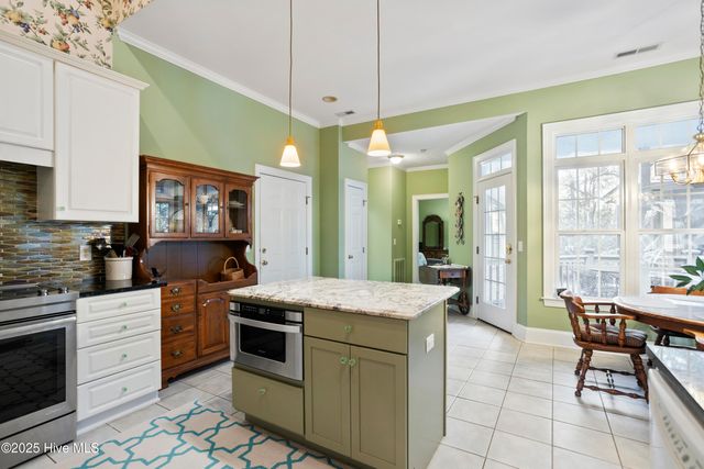 286 Gooseneck Road W, Rocky Point, NC 28457