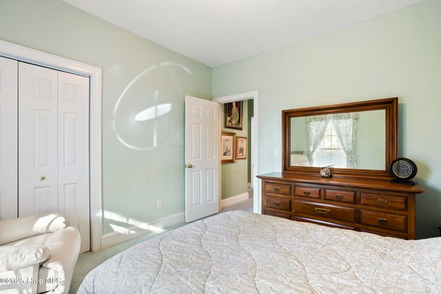 286 Gooseneck Road W, Rocky Point, NC 28457