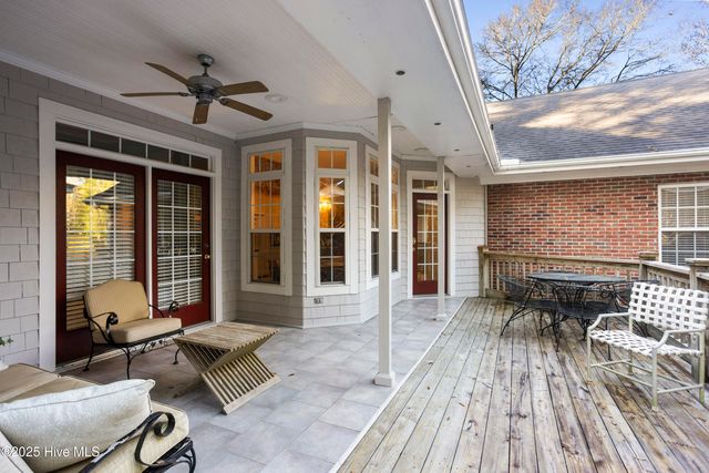 286 Gooseneck Road W, Rocky Point, NC 28457