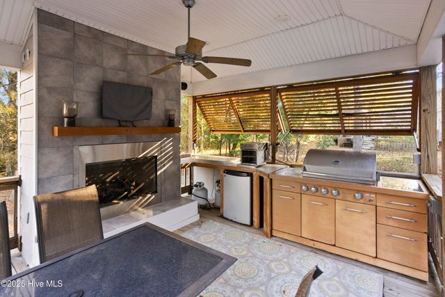 286 Gooseneck Road W, Rocky Point, NC 28457