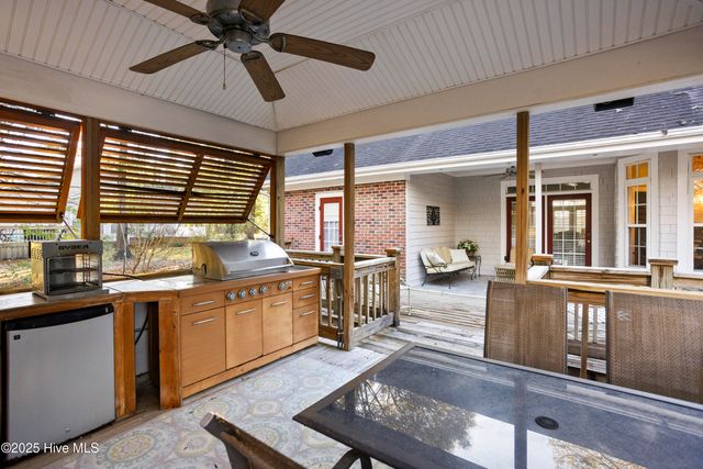 286 Gooseneck Road W, Rocky Point, NC 28457