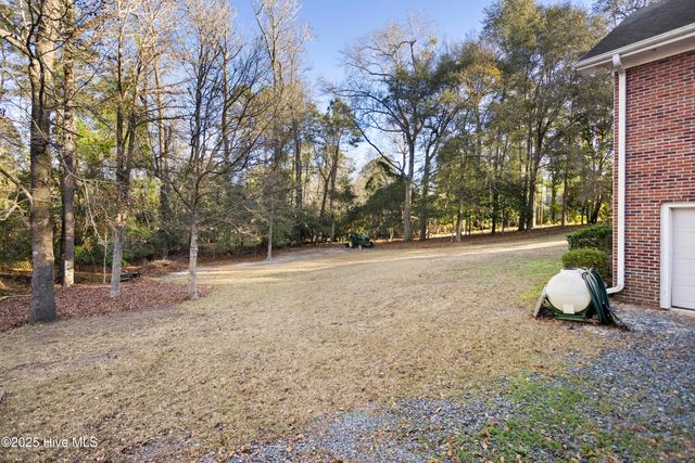 286 Gooseneck Road W, Rocky Point, NC 28457