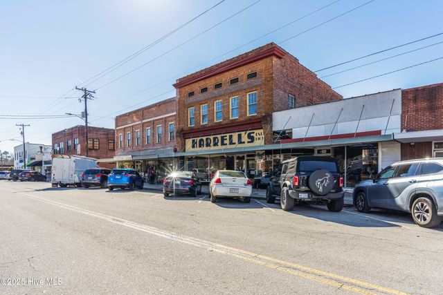 286 Gooseneck Road W, Rocky Point, NC 28457