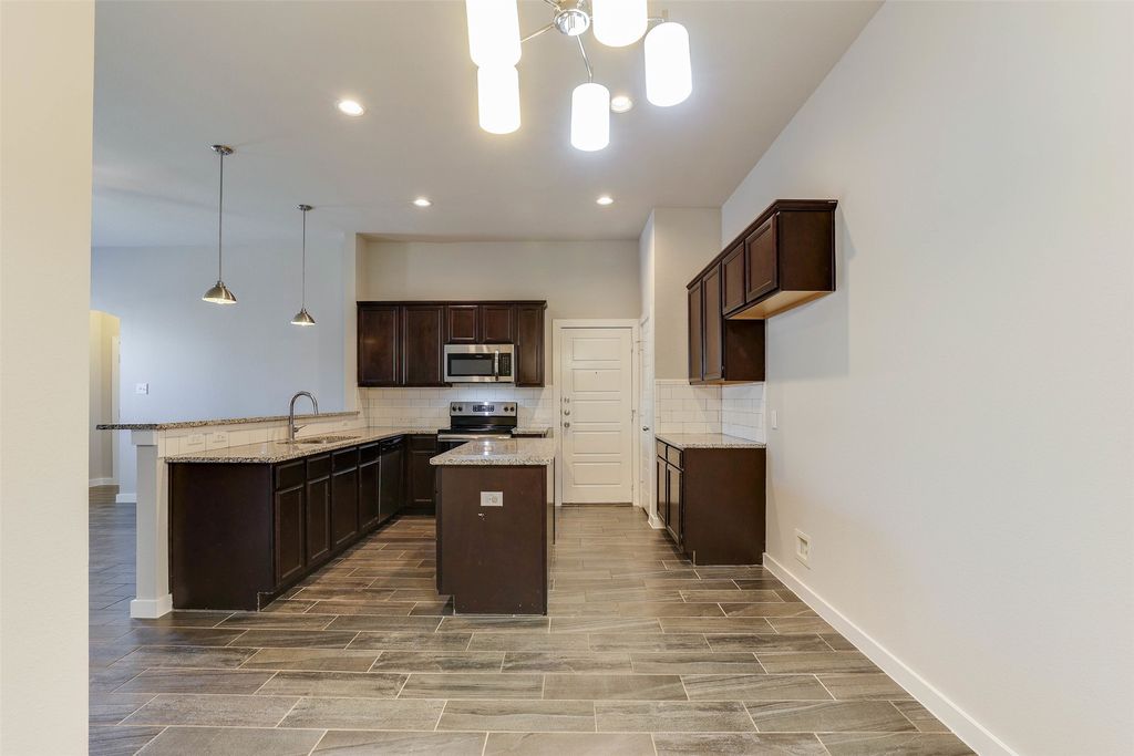 1029-1031 Skyview Court, Midlothian, TX 76065 — photo 4
