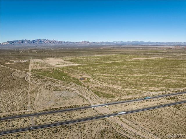 4994 S Apache Road, Golden Valley, AZ 86413