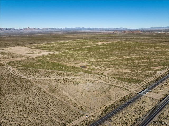 4994 S Apache Road, Golden Valley, AZ 86413