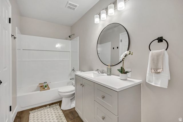 1551 W 2050 N, Clinton, UT 84015