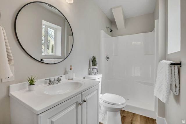 1551 W 2050 N, Clinton, UT 84015