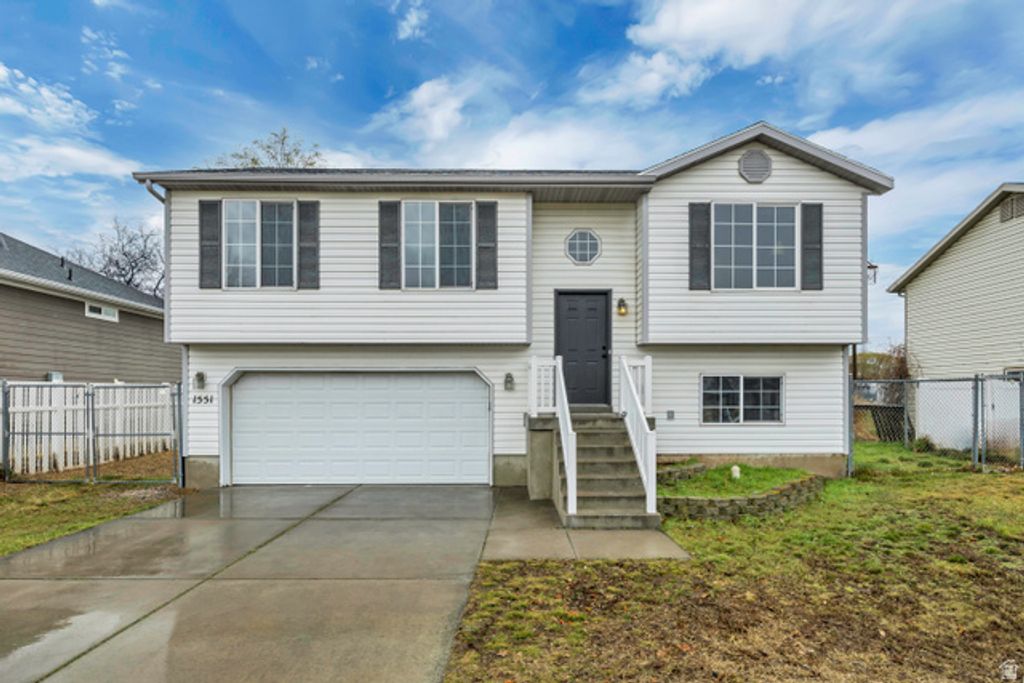 1551 W 2050 N, Clinton, UT 84015