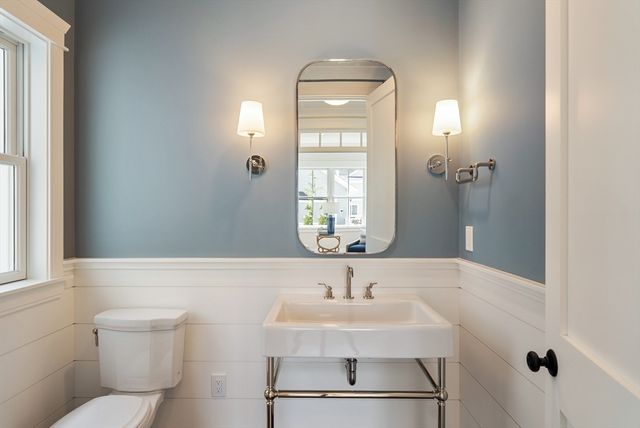 11 Wyndemere, Natick, MA 01760