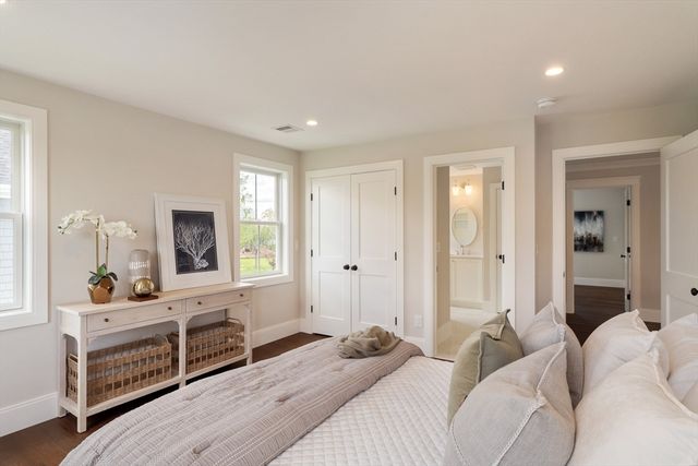 11 Wyndemere, Natick, MA 01760