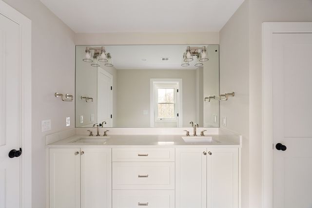 11 Wyndemere, Natick, MA 01760