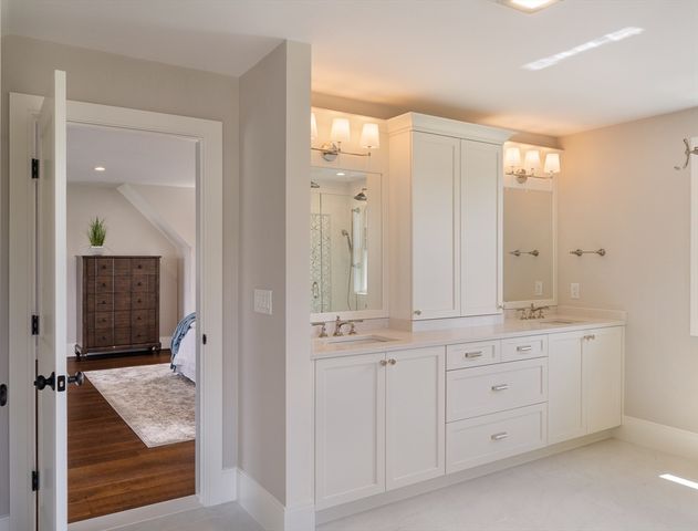 11 Wyndemere, Natick, MA 01760