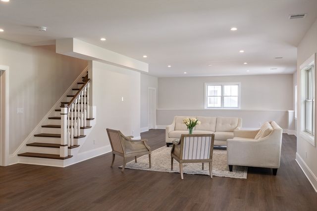11 Wyndemere, Natick, MA 01760