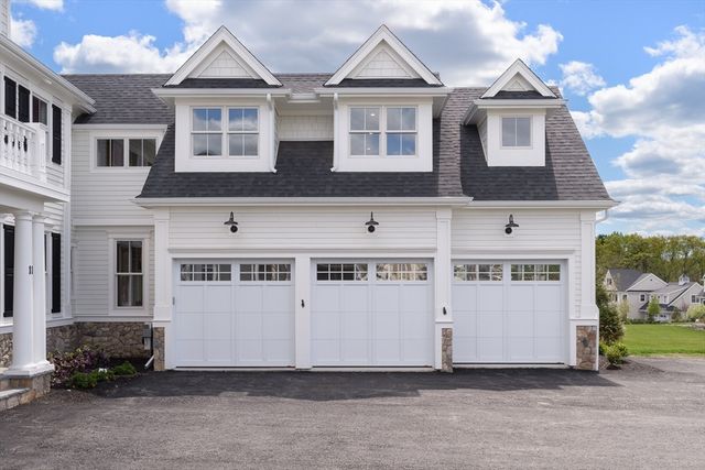 11 Wyndemere, Natick, MA 01760