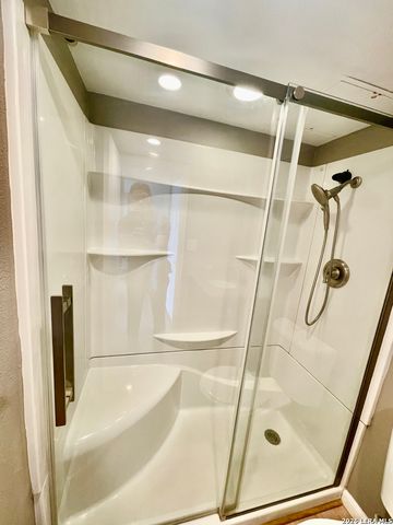 7039 San Pedro Ave Apt 704, San Antonio, TX 78216