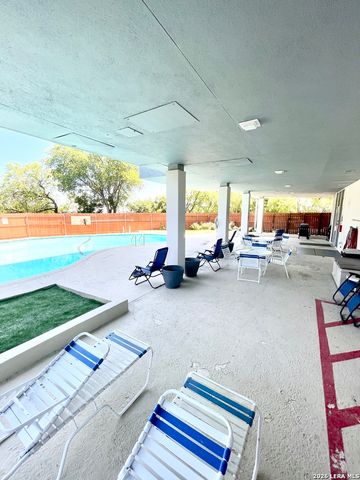 7039 San Pedro Ave Apt 704, San Antonio, TX 78216