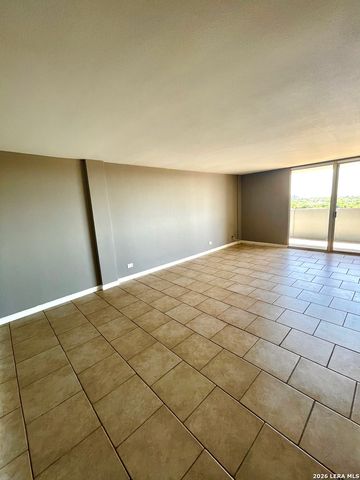 7039 San Pedro Ave Apt 704, San Antonio, TX 78216