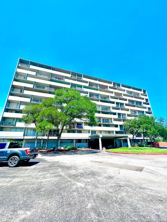 7039 San Pedro Ave Apt 704, San Antonio, TX 78216