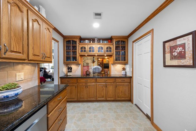 2010 N Beal Street, Belton, TX 76513