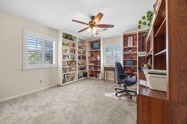 2010 N Beal Street, Belton, TX 76513