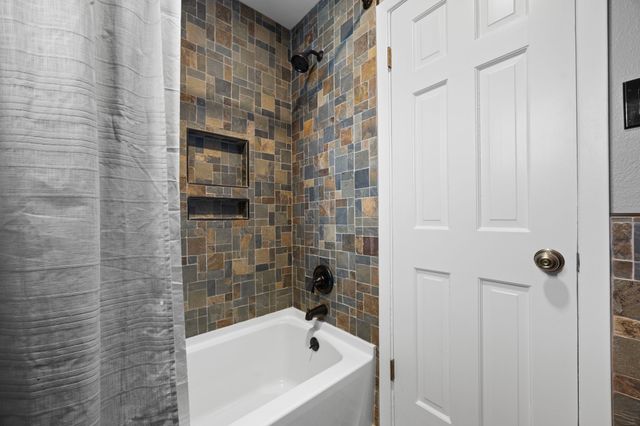 2010 N Beal Street, Belton, TX 76513