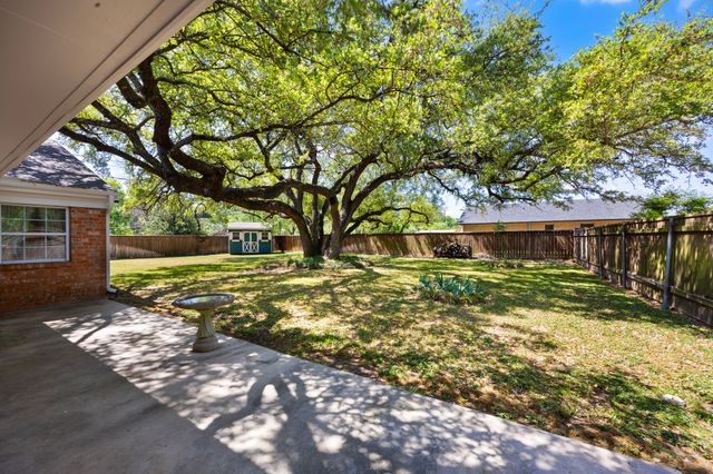 2010 N Beal Street, Belton, TX 76513